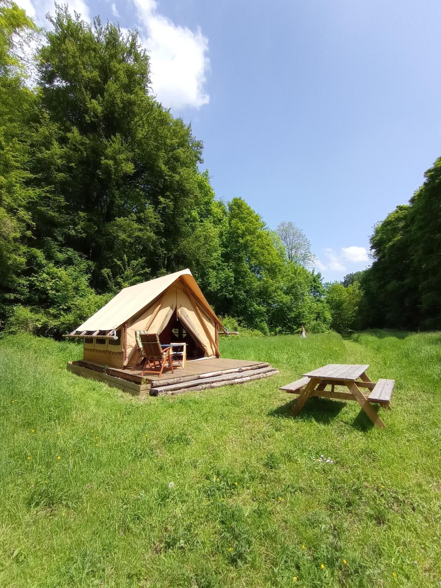 Chez Tombivouac Villa Pierrefonds Exterior foto